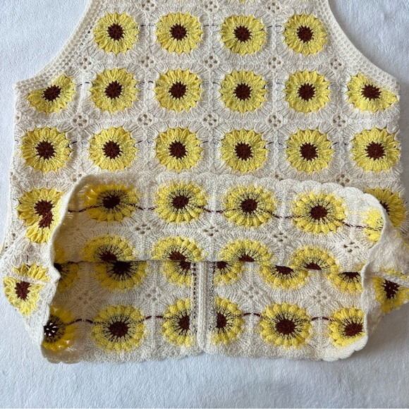 Rebellion Again Crochet Tank Sunflowers Cream Yellow Small Boho Festival Granny - Picture 12 of 16